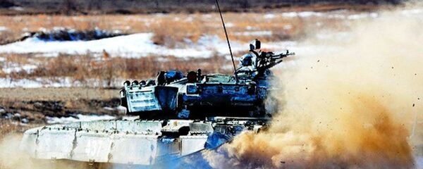 В Армении танкисты ЮВО уничтожили НВФ из штатного вооружения танков Т-72Б-2 - Sputnik Армения