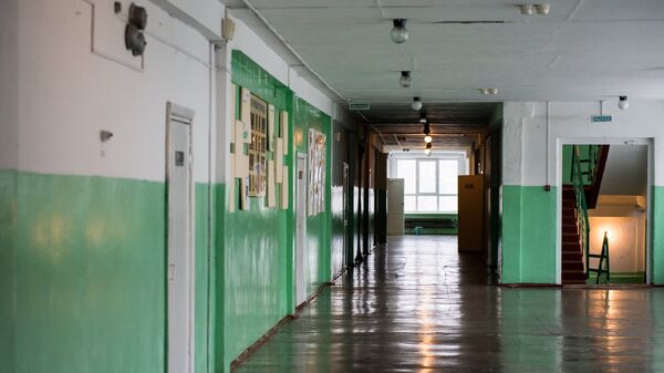 Пустой коридор в одной из школ - Sputnik Армения