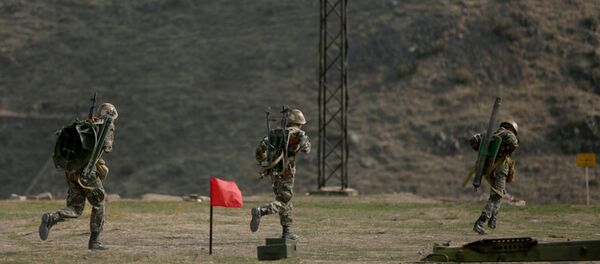 Показательные выступления на 25-летии Ракетных войск и артиллерии РА Показательные выступления на 25-летии Ракетных войск и артиллерии РА - Sputnik Արմենիա