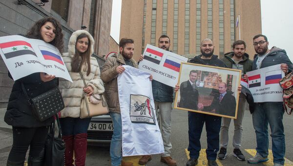 Акция благодарности перед посольством России в Армении - Sputnik Արմենիա