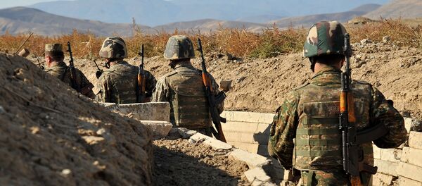 Армянские военнослужащие на боевых позициях Армянские военнослужащие на боевых позициях - Sputnik Արմենիա