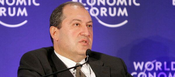 Чрезвычайный и полномочный посол Армении в Великобритании Армен Саргсян - Sputnik Արմենիա