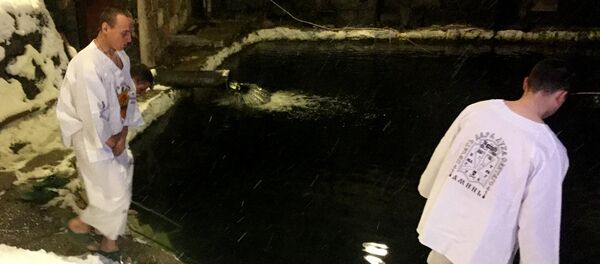 Крещенское купание в Гюмри Крещенское купание в Гюмри - Sputnik Армения