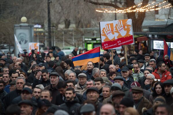 Во время акции Нет подорожанию - Sputnik Армения
