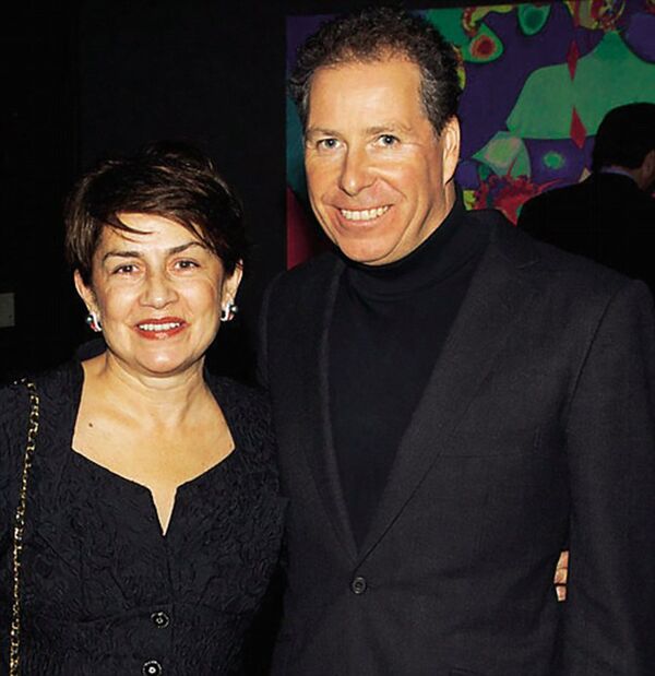 Нунэ Саркисян с Дэвидом Линли - племянником королевы Великобритании Екатерины 2-ой - Sputnik Армения