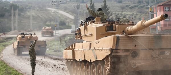 Турецкий военный конвой прибывает на турецко-сирийскую границу (21 января 2018). Провинция Килис, Турция. - Sputnik Армения