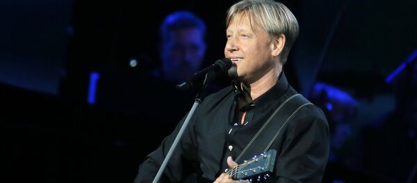 Актёр Дмитрий Харатьян выступает на музыкально-поэтическом спектакле Если будет Россия, значит, буду и я. - Sputnik Армения