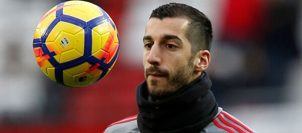 Генрих Мхитарян во время разминки перед матчем. Генрих Мхитарян во время разминки перед матчем. - Sputnik Արմենիա