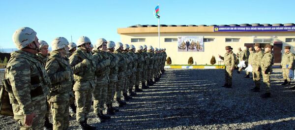 Министр обороны Азербайджана во время проверки состояния боеготовности передовых подразделений республики. Министр обороны Азербайджана во время проверки состояния боеготовности передовых подразделений республики. - Sputnik Армения