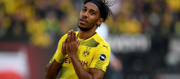 Нападающий дортмундской Боруссии и сборной Габона Пьер-Эмерик Обамеянг. Нападающий дортмундской Боруссии и сборной Габона Пьер-Эмерик Обамеянг. - Sputnik Армения