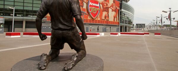Статуя Тьерри Анри перед стадионом Арсенала - Эмирейтс Стадиум - Sputnik Армения
