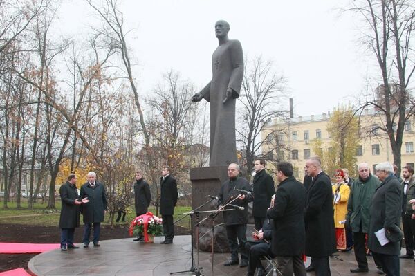 Памятник Комитасу открыли в Камском саду Петербурга Памятник Комитасу открыли в Камском саду Петербурга - Sputnik Армения