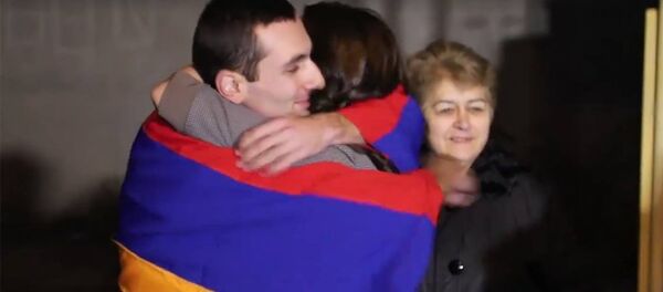 Ամենամեծ տոնը. հարևան–բարեկամներով դիմավորում եմ հայրենիքի պաշտպանին Ամենամեծ տոնը. հարևան–բարեկամներով դիմավորում եմ հայրենիքի պաշտպանին - Sputnik Արմենիա