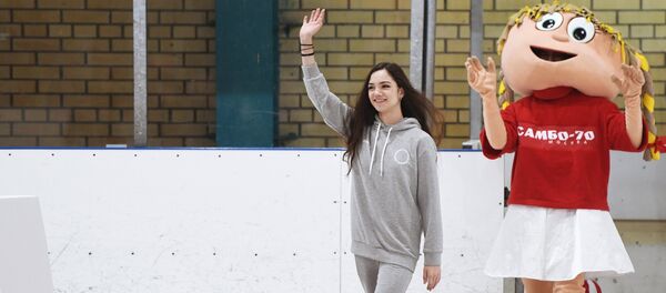 Проводы фигуристок Е. Медведевой и А. Загитовой на Олимпиаду в Пхенчхан - Sputnik Армения