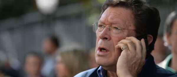 Актер Георгий Мартиросян у здания Театра на Малой Бронной - Sputnik Արմենիա