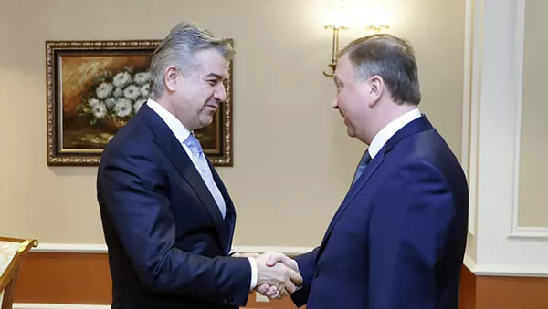 Встреча премьер-министров Армении и Беларуси Карена Карапетяна и Андрея Кобякова - Sputnik Армения