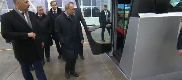 Путин собрал урожай на симуляторе комбайна в Ростове-на-Дону - Sputnik Армения