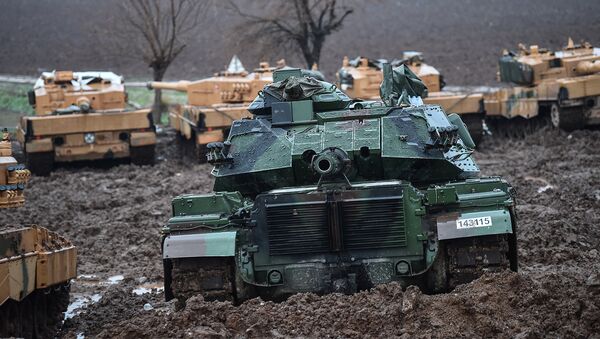 Турецкие танки, дислоцированные вблизи сирийской границы, в рамках операции Оливковая Ветвь - Sputnik Армения
