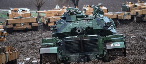 Турецкие танки, дислоцированные вблизи сирийской границы, в рамках операции Оливковая Ветвь - Sputnik Армения