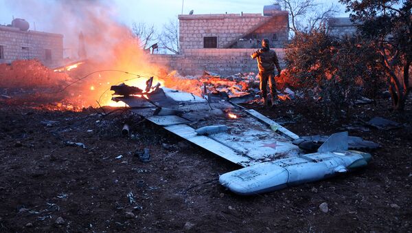 Обломки сбитого СУ-25 российских ВВС в Сирии - Sputnik Արմենիա