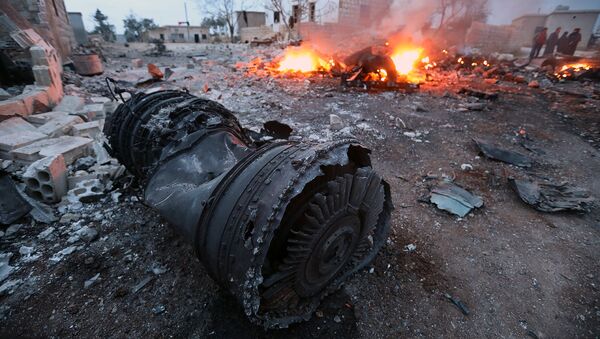 Обломки сбитого СУ-25 российских ВВС в Сирии - Sputnik Армения