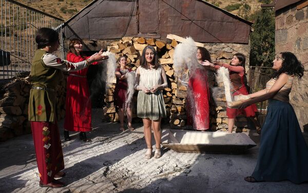 Армянская традиционная свадьба. Сирарпи Леране Ходжабагян - Sputnik Армения