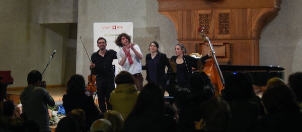 Французский квартет Tango Carbon завершил цикл фестивальных мероприятий Возвращение в Ереване Французский квартет Tango Carbon завершил цикл фестивальных мероприятий Возвращение в Ереване - Sputnik Армения