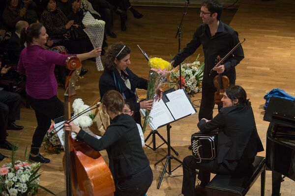 Французский квартет Tango Carbon завершил цикл фестивальных мероприятий Возвращение в Ереване Французский квартет Tango Carbon завершил цикл фестивальных мероприятий Возвращение в Ереване - Sputnik Армения