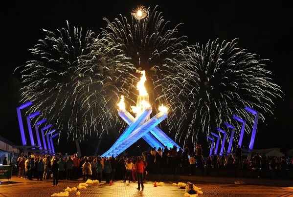 Олимпийский огонь XXI зимних Олимпийский игр (12 февраля 2010). Ванкувер, Канада - Sputnik Армения