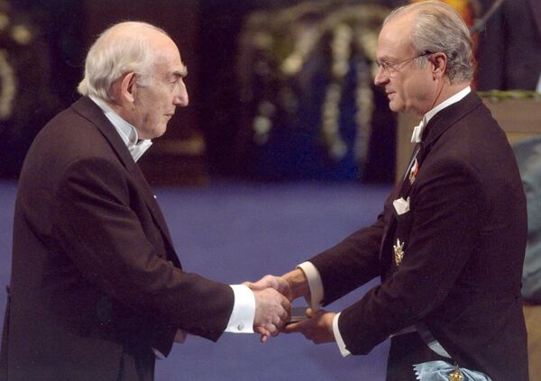 Скончался академик Виталий Гинзбург Скончался академик Виталий Гинзбург - Sputnik Армения