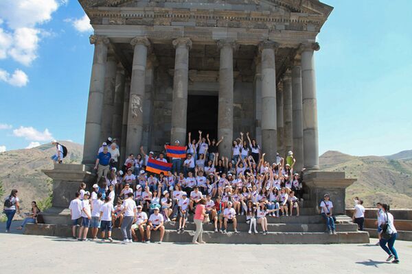 Участники программы Ари тун в Гарни - Sputnik Արմենիա