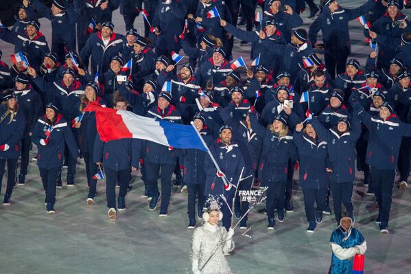 Ֆրանսիայի մարզիկների մուտքը 23–րդ ձմեռային օլիմպիադայի բացման արարողությանը - Sputnik Արմենիա