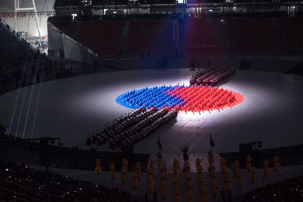 Красочное шоу-представление во время церемонии открытия XXIII Зимних игр (9 февраля 2018). Пхенчхан, Южная Корея - Sputnik Армения