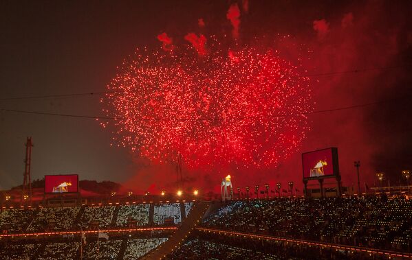Красочный салют на церемонии открытия XXIII Зимних игр (9 февраля 2018). Пхенчхан, Южная Корея - Sputnik Армения