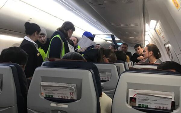 Ситуация в самолете рейса Москва-Ереван - Sputnik Армения