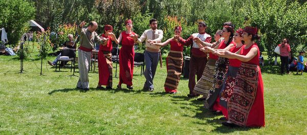 Армянский национальный танец Армянский национальный танец - Sputnik Արմենիա