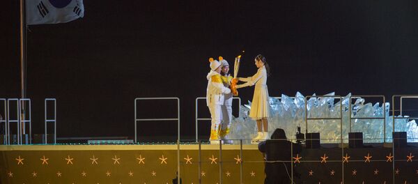 Зажжение Олимпийской чаши на церемонии открытия XXIII Зимних игр (9 февраля 2018). Пхенчхан, Южная Корея Зажжение Олимпийской чаши на церемонии открытия XXIII Зимних игр (9 февраля 2018). Пхенчхан, Южная Корея - Sputnik Արմենիա