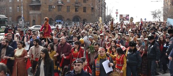 Национальные песни, пляски и традиционные куклы: армяне отпраздновали Масленицу и готовятся к Великому посту Национальные песни, пляски и традиционные куклы: армяне отпраздновали Масленицу и готовятся к Великому посту - Sputnik Армения