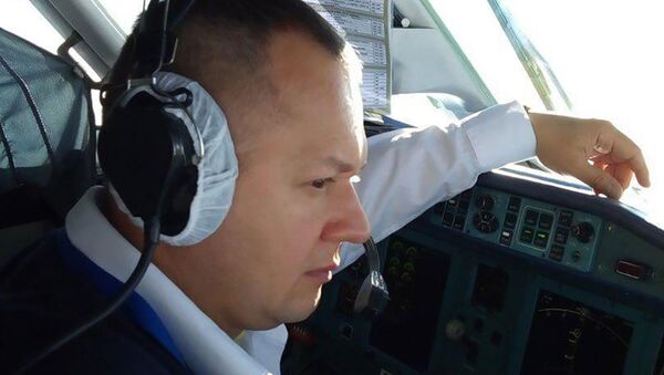 Второй пилот самолета самолета Ан-148-100В авиакомпании Саратовские авиалинии Сергей Гамбарян - Sputnik Արմենիա