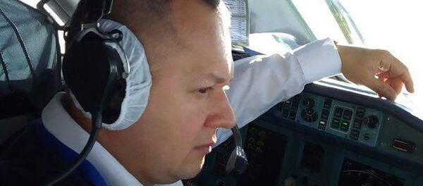 Второй пилот самолета самолета Ан-148-100В авиакомпании Саратовские авиалинии Сергей Гамбарян - Sputnik Армения