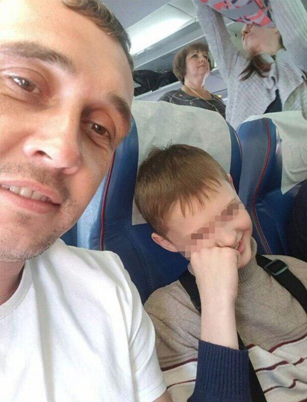 Женя Ливанов с сыном - Sputnik Армения