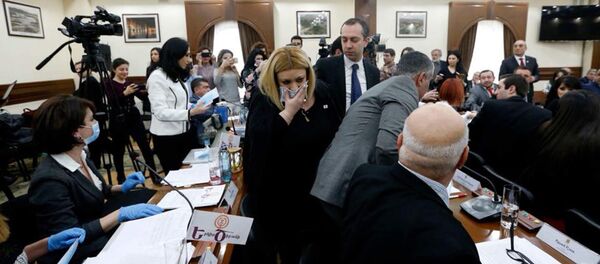 В зале заседания Совета Старейшин Еревана - Sputnik Армения