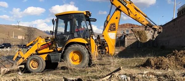 Работы по восстановлению канализационной трубы в Нубарашене - Sputnik Армения