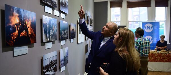 Открытие выставки победителей конкурса им. Андрея Стенина в Кейптауне Открытие выставки победителей конкурса им. Андрея Стенина в Кейптауне - Sputnik Армения