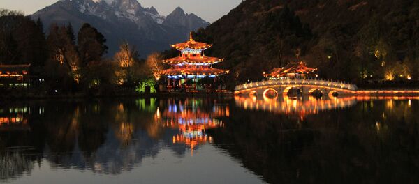 Пруд Черного дракона в Китае Пруд Черного дракона в Китае - Sputnik Армения