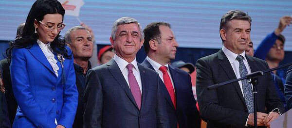 Члены правящей Республиканской партии Армении: экс-министр юстиции Арпине Ованнисян, президент Серж Саргсян и премьер-министр Карен Карапетян - Sputnik Армения