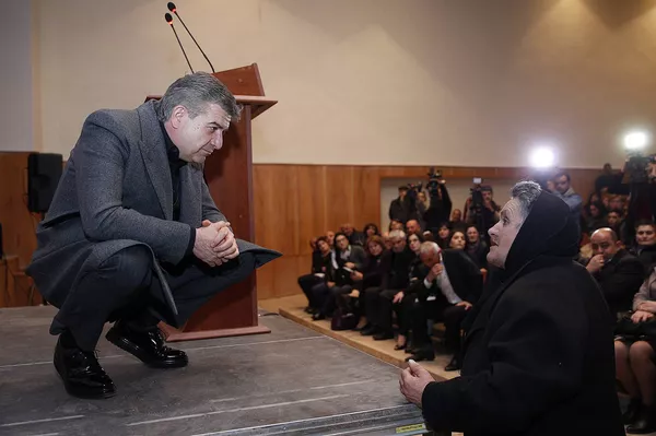 Премьер-министр Армении Карен Карапетян Премьер-министр Армении Карен Карапетян - Sputnik Армения