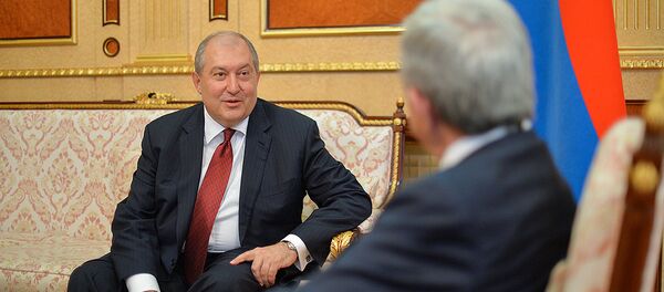 Президент Серж Саргсян и выдвинутый от РПА кандидат в президенты Армении Армен Саркисян - Sputnik Армения