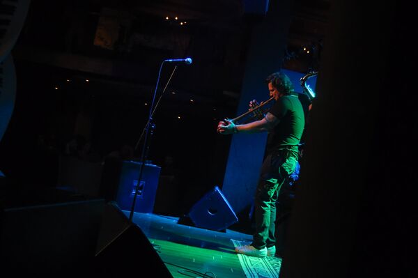 Российский музыкант-джазмен, виртуозный трубач Вадим Эйленкриг впервые выступил в Армении, дав два концерта вместе со своим бэндом Российский музыкант-джазмен, виртуозный трубач Вадим Эйленкриг впервые выступил в Армении, дав два концерта вместе со своим бэндом - Sputnik Армения