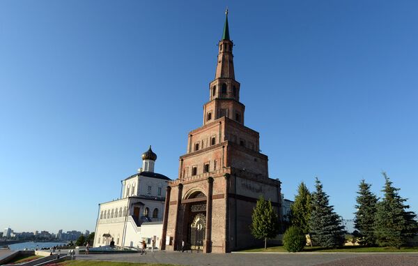 Башня Сююмбике в Казанском кремле является падающей башней (имеет заметный наклон). Точная дата постройки неизвестна, впервые упоминается в летописях в 1777 году. - Sputnik Армения